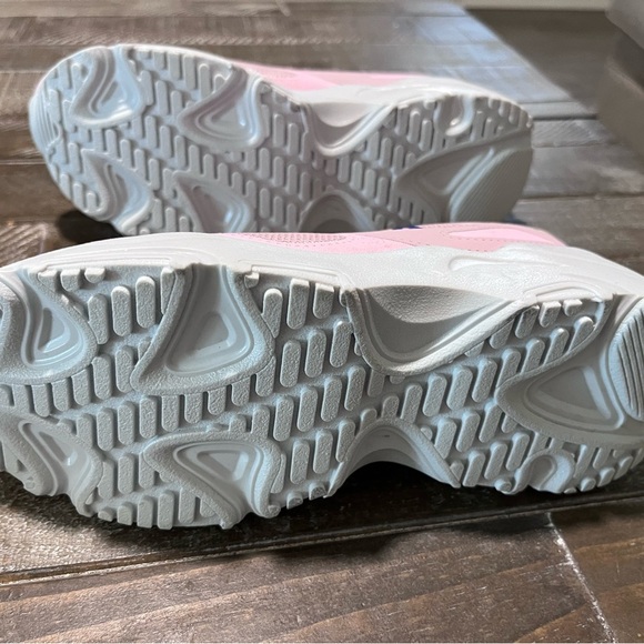 Fila Pink Athletic‎ Sneakers - Picture 5 of 11